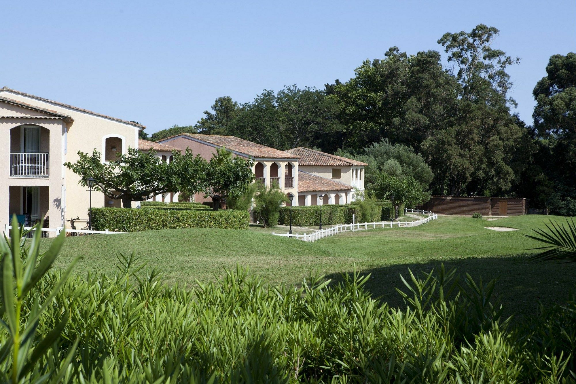 Residence Pierre & Vacances Les Parcs De Grimaud Exterior photo